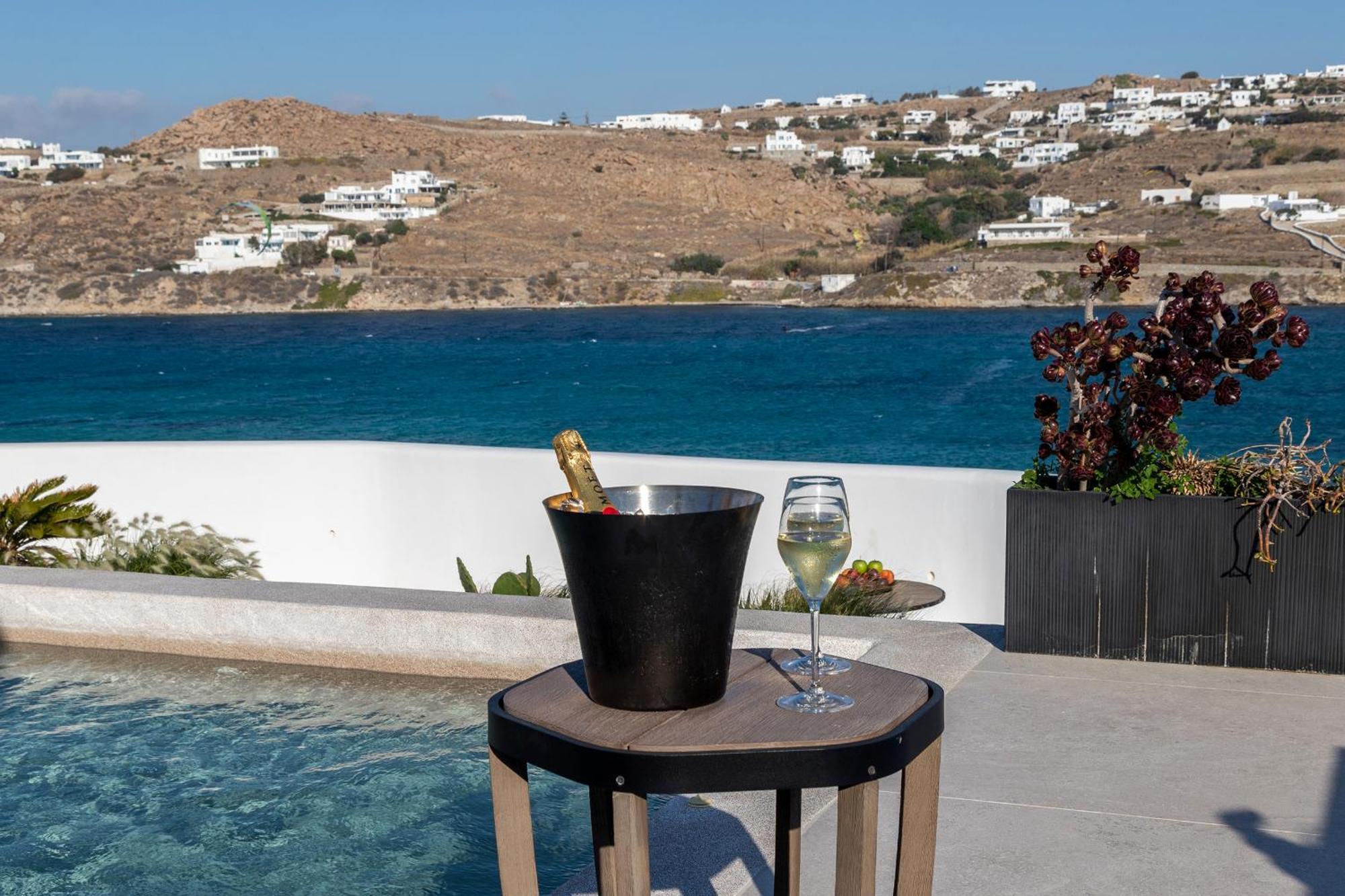 Aeonic Suites And Spa Mykonos Town Luaran gambar